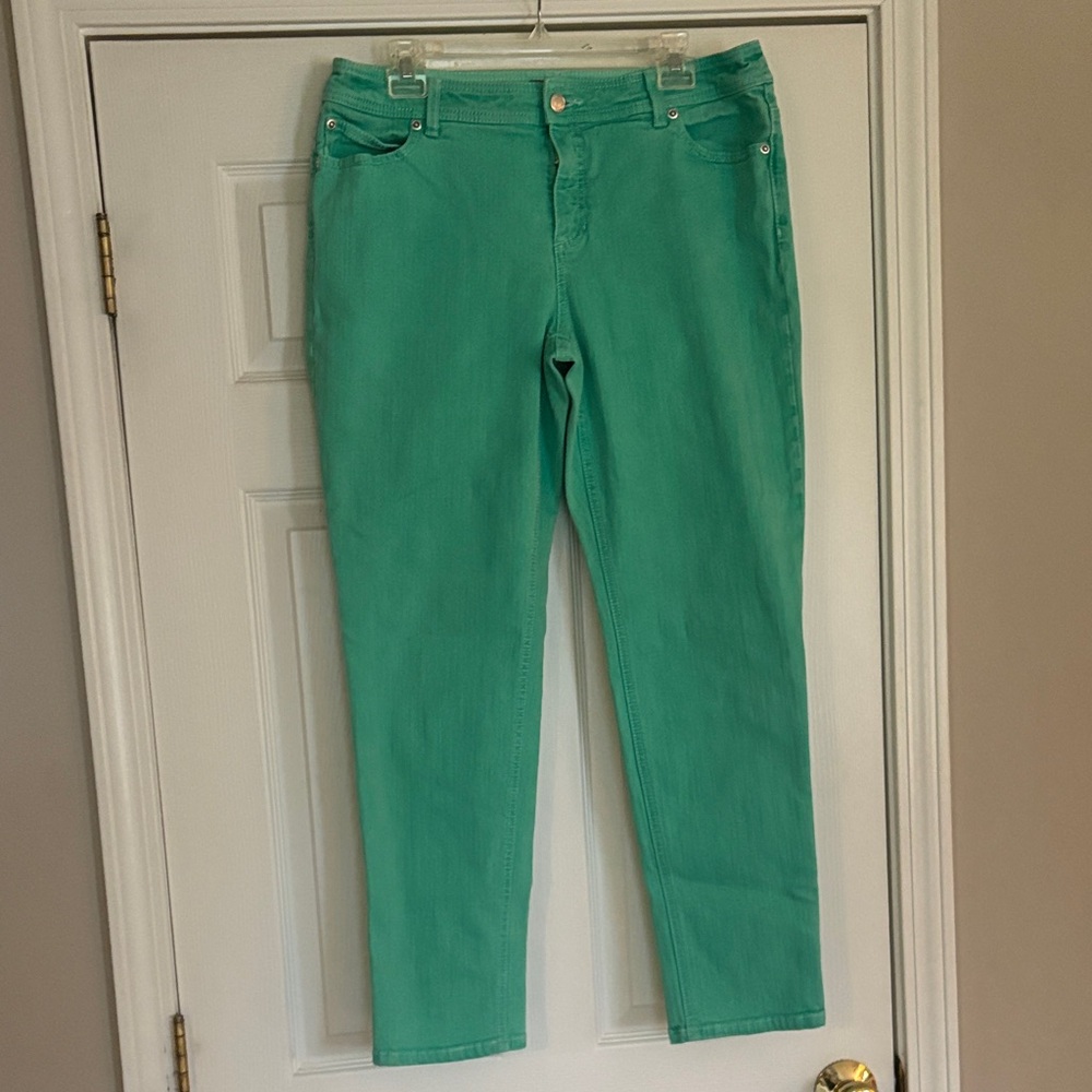Chico's Vibrant Green Straight Leg Slimming Jeans Size 2 (12-14) EUC